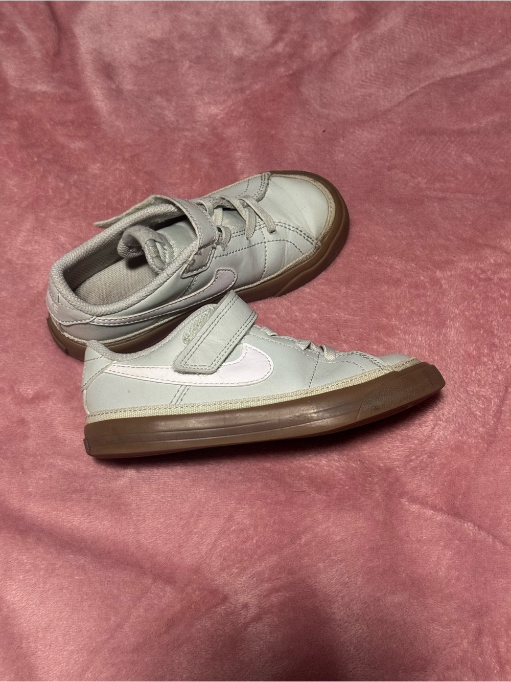 Nike court legacy